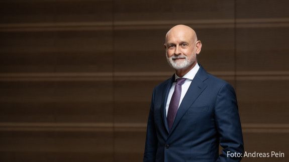 Das Foto zeigt Volker Geyer, den Bundesvorsitzenden des dbb.