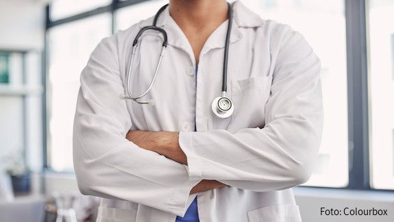 healthcare, arms, crossed, medical, man, hands, doctor, hospital, professional, wellness, hand, health, care, surgery, leader, medicine, arm, arms crossed, consulting, leadership, clinic, profession, innovation, trust, expert, medic, consult, people, work, healthy, worker, science, job, support, collaboration, lab, help, doctors, insurance, uniform, confidence, career, research, consultant, stethoscope, check, coat, surgeon, results, checkup