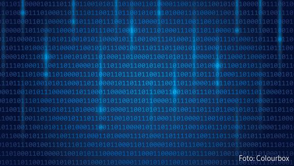 Geyer zum Beschluss des Bundeskabinetts - „Staatsmodernisierung gelingt nur im Schulterschluss mit den Beschäftigten“ Das Foto ist ein Symbolbild für Digitalisierung und zeigt Nullen und Einsen auf blauem Hintergrund.