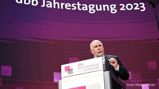 Daseinsvorsorge: Raus aus dem Krisenmodus dbb Chef Ulrich Silberbach bei der dbb Jahrestagung in Köln