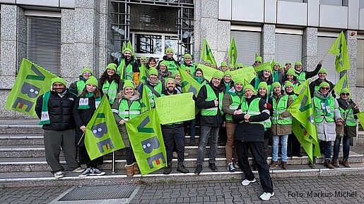 Das Foto zeigt Demonstrierende Lehrkräfte.